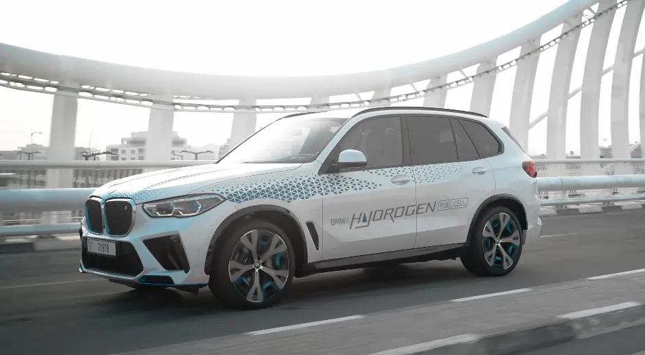 White BMW iX5 rides on a hydrogen