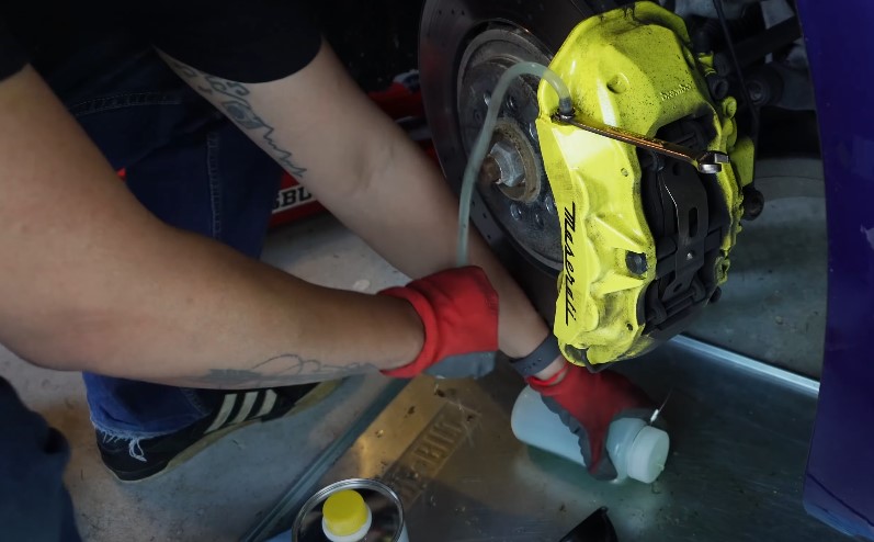 Brake fluid flush procedure. The process is clearly visible