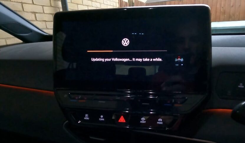 Update of the Volkswagen's infotainment system in progress